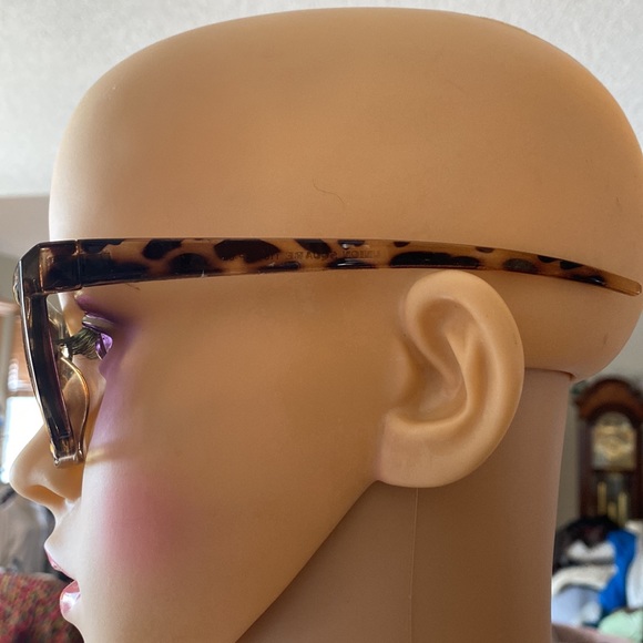 Snookie Tortoise Shell Diva Sunnies! Pristine! In Perfect Condition! One size😎 - Picture 3 of 12